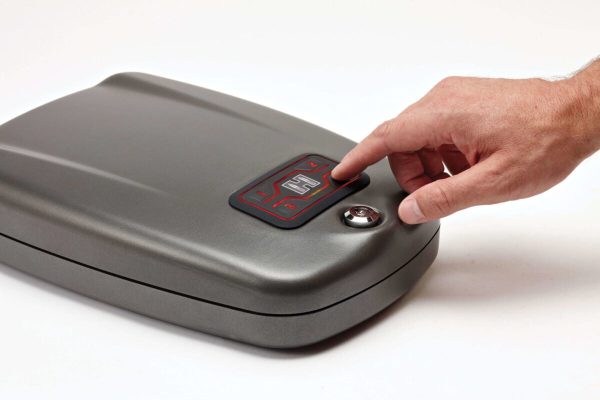Hornady, RAPiD Safe, 2700KP (XL), Keypad or RFiD, Includes Wristband, Key Fob and RFiD Stickers